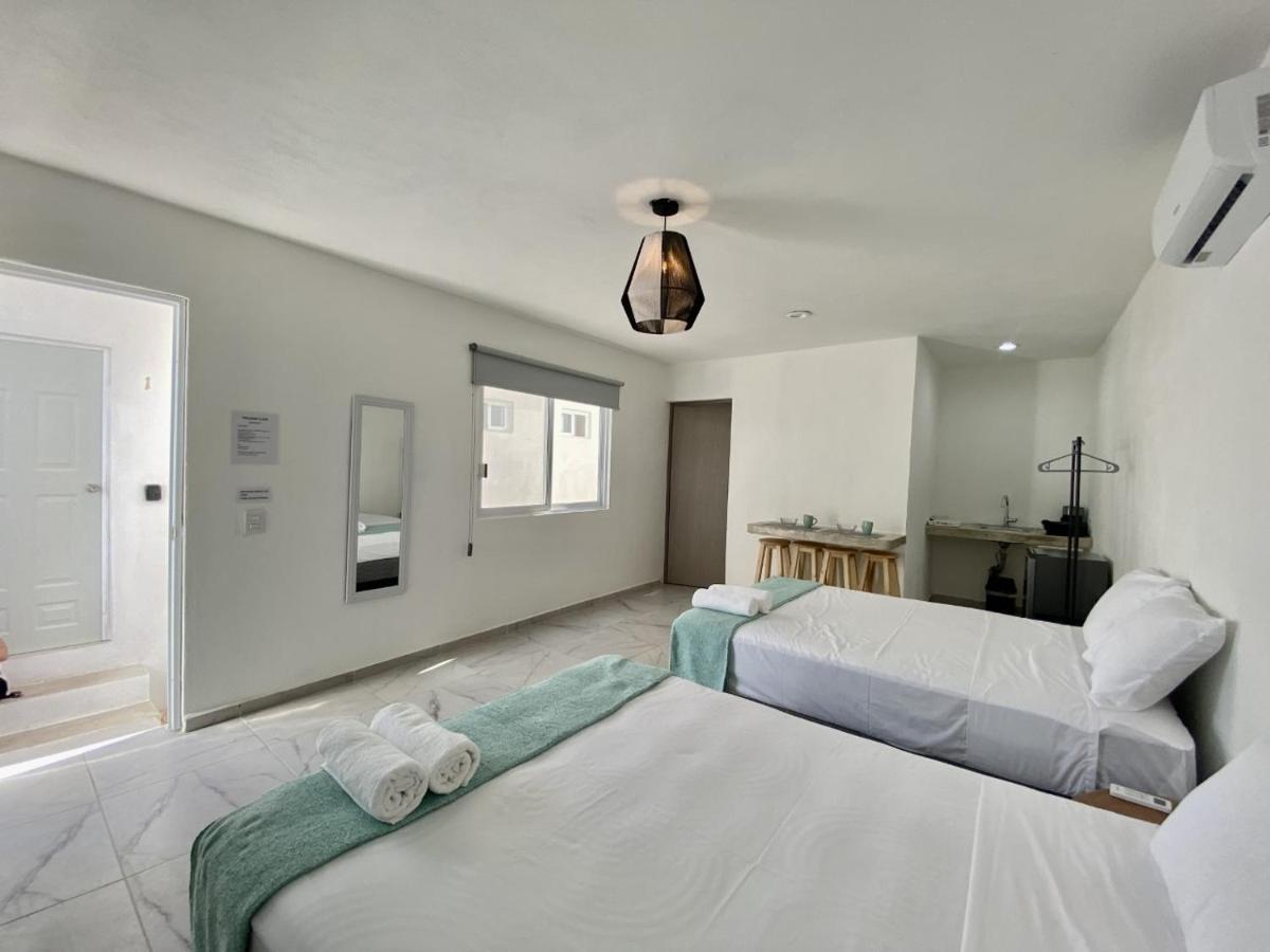 Aparthotel Casa Colibri El Cuyo Esterno foto